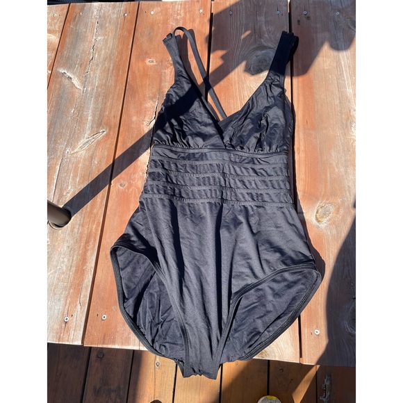 La Blanca Island Goddess One-Piece Swimsuit - Picture 5 of 7